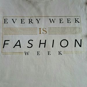 LIVE HAPPY ♡ MAKE HAPPY ♡ GIVE  HAPPY ♡